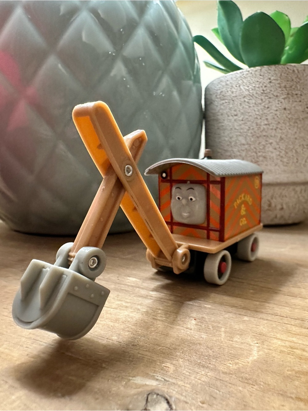 Brand New Out of Package Thomas & Friends “Ned” Excavator